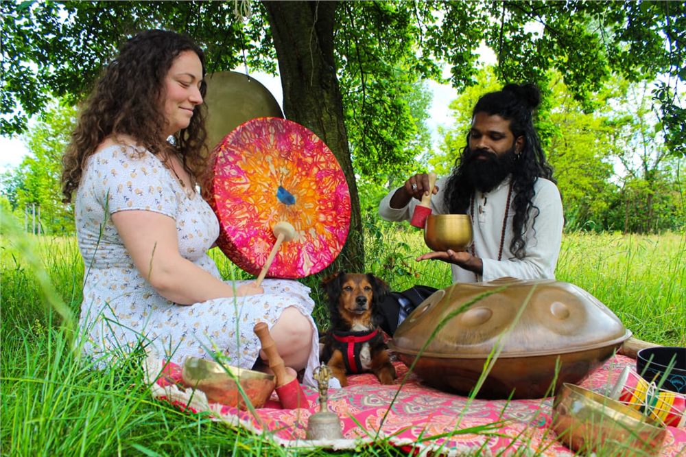 Arun and Semina, Nada Yoga and sound healing facilitators at justnow YOGA